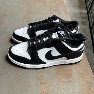 Nike Panda Dunks. Women’s 6.5. Never worn!
